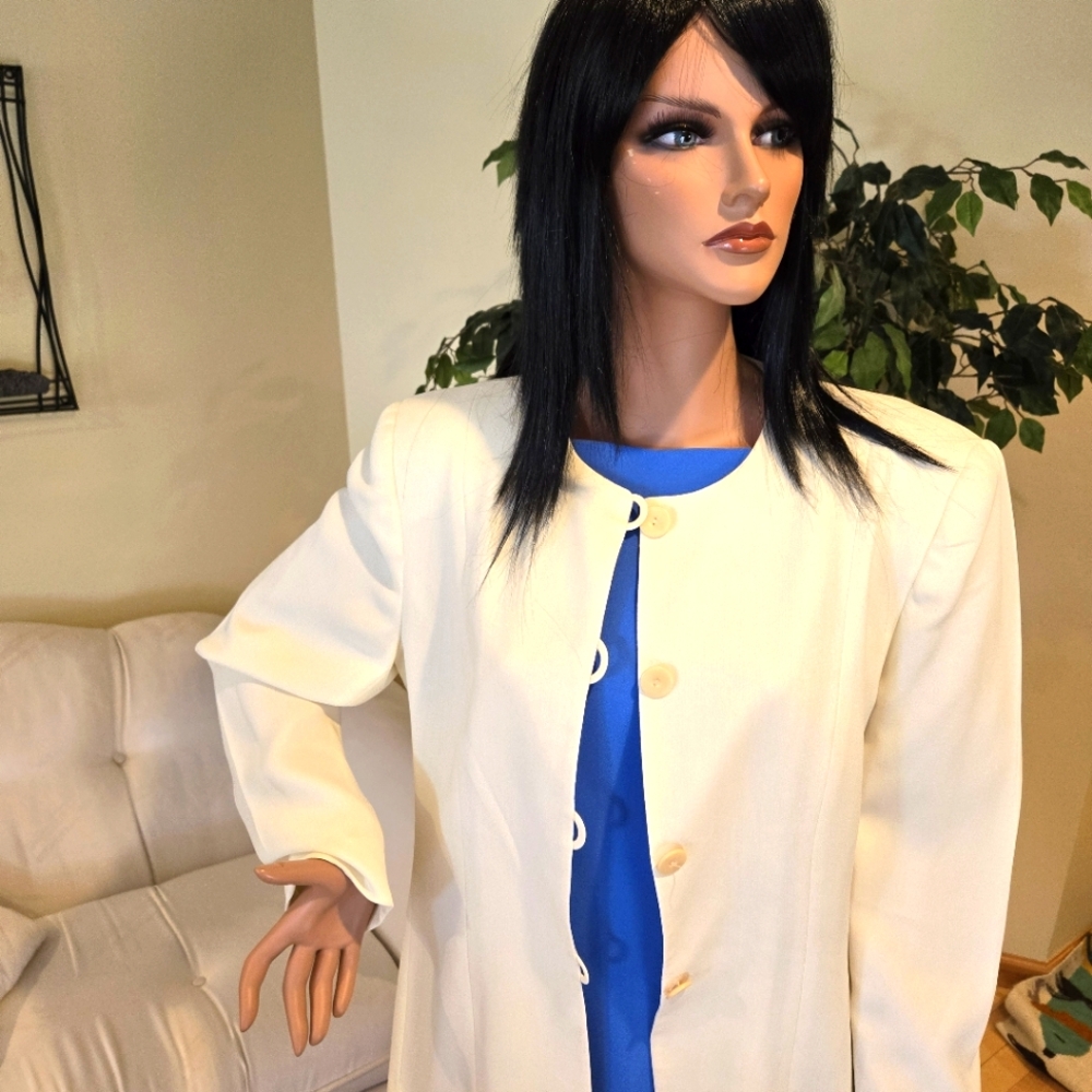 Rena Rowan Woman’s White Jacket, Loop Buttons, Cl… - image 7